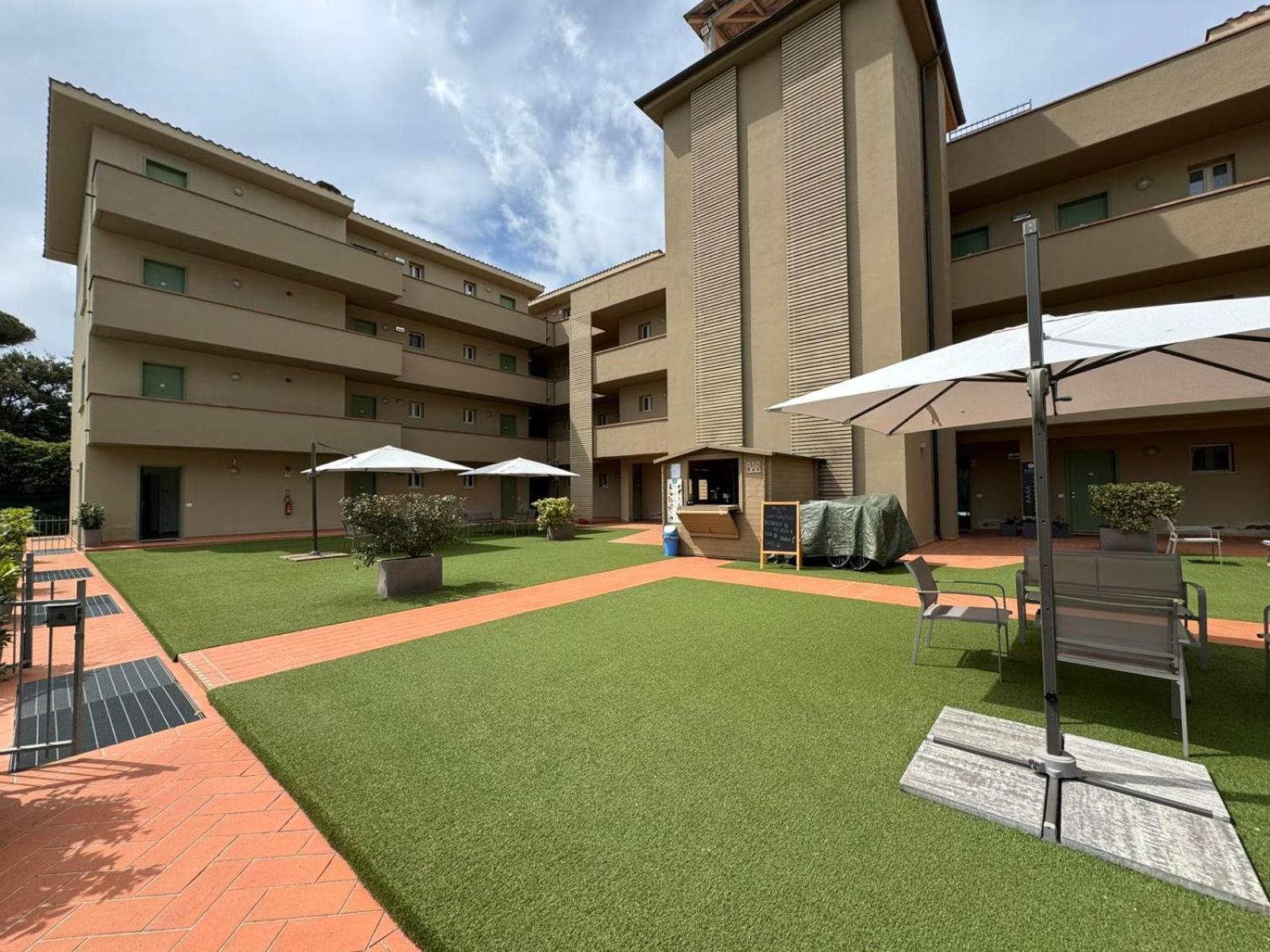 Residence San Francesco Тирренія Екстер'єр фото