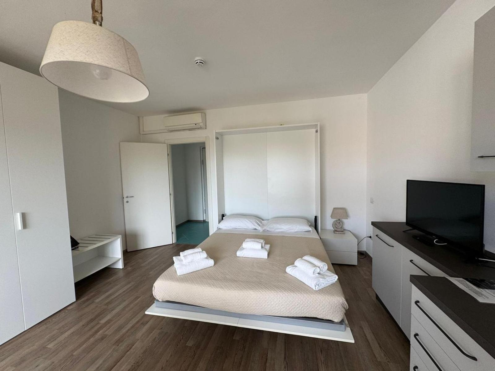 Residence San Francesco Тирренія Екстер'єр фото